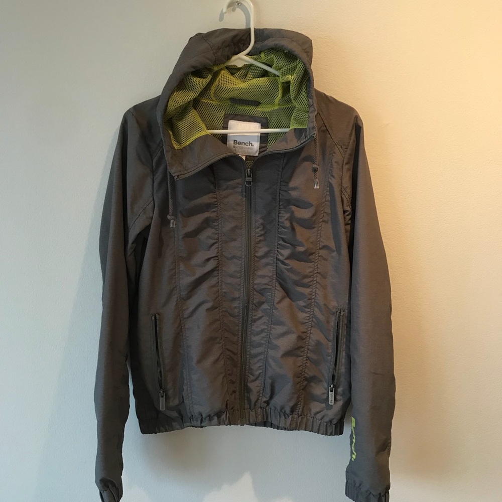 Bench lightweight zip up